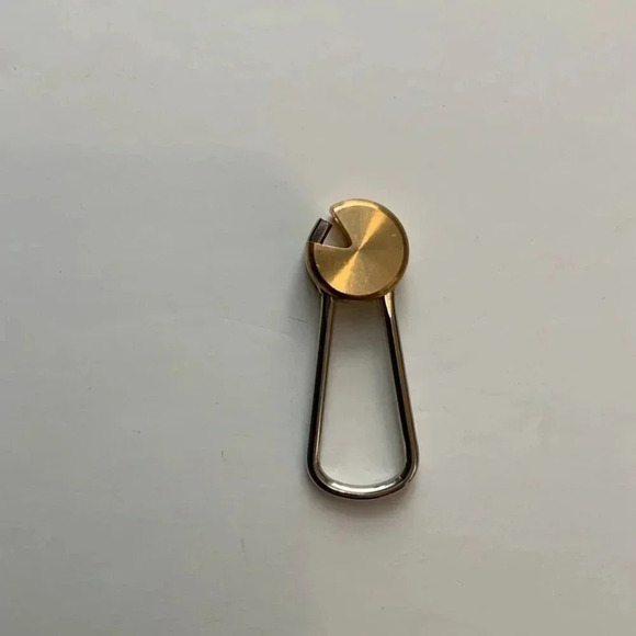 2/$30 KIKKERLAND Twist Brass Key Ring - Picture 5 of 7